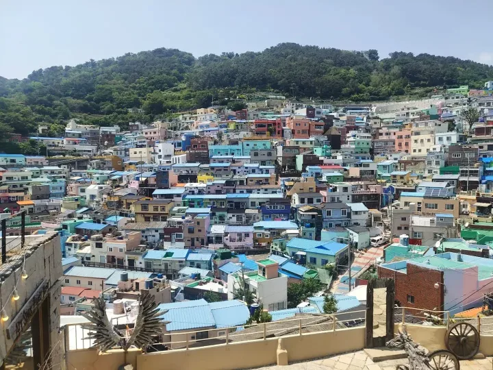 Maisons colorées du village culturel de Gamcheon à Busan
